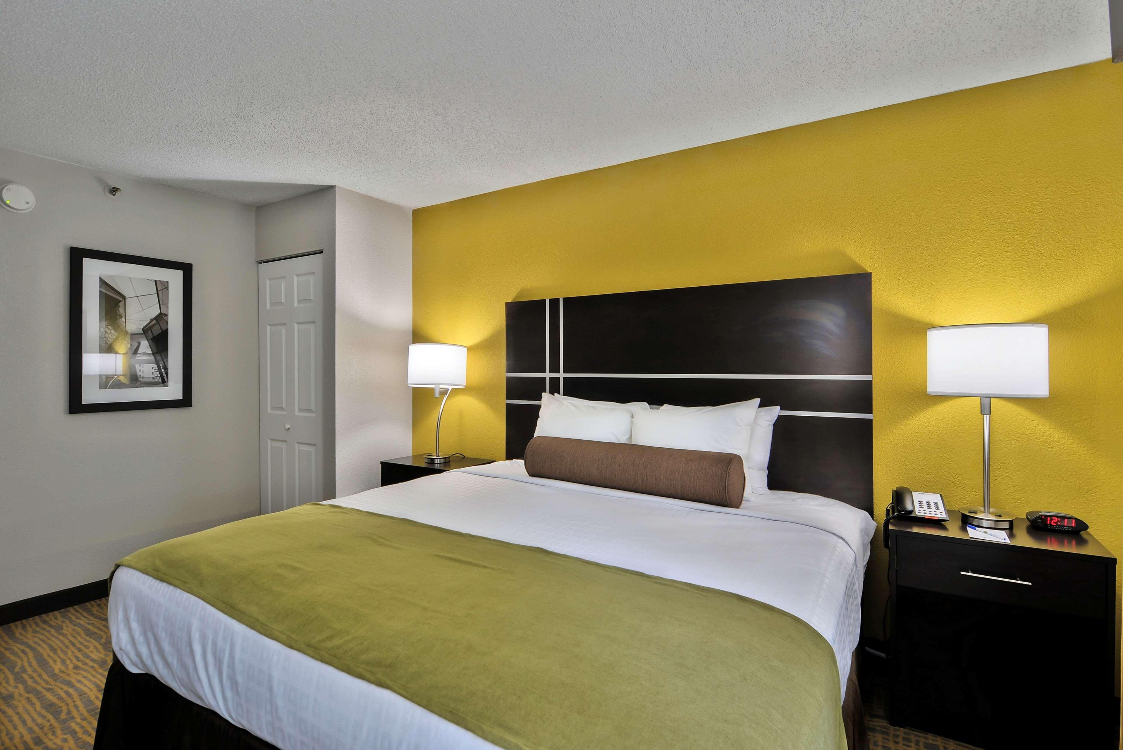 Best Western Plus Hanes Mall Winston-Salem Exterior foto